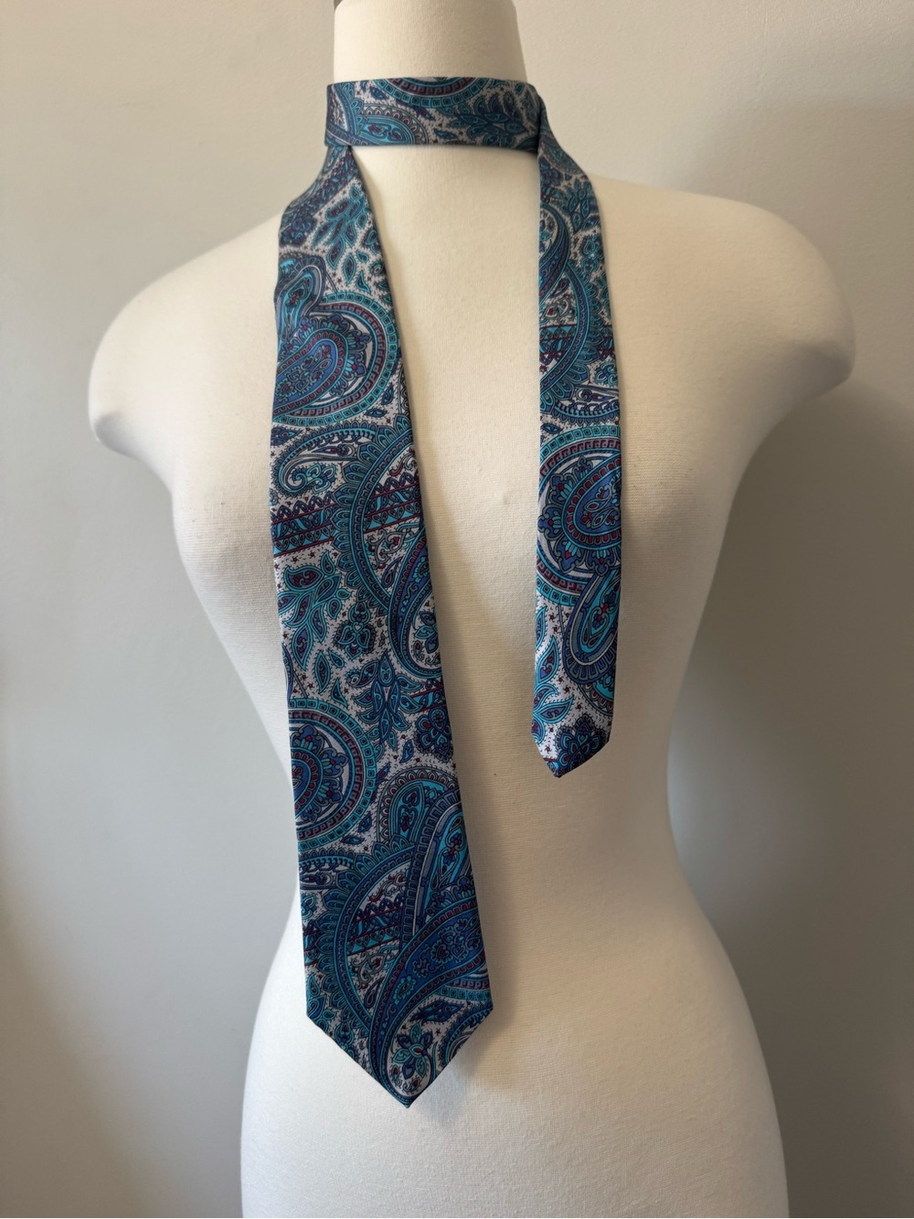 Monzini Collection Vintage Teal Paisley Silk Tie — Elegant Blue Pattern
